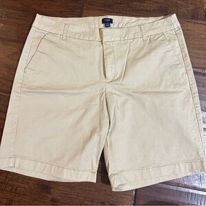 Banana Republic Frankie Chino 9” shorts